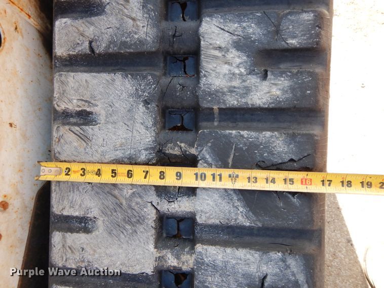 image for item DH7023 2006 Bobcat T300  tracked skid steer loader