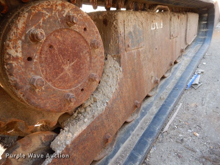 image for item DH7023 2006 Bobcat T300  tracked skid steer loader