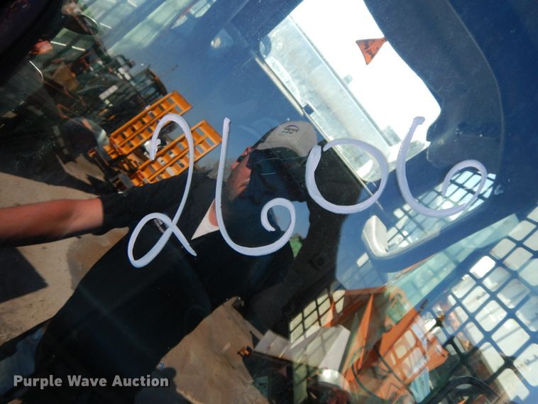 image for item DH7023 2006 Bobcat T300  tracked skid steer loader