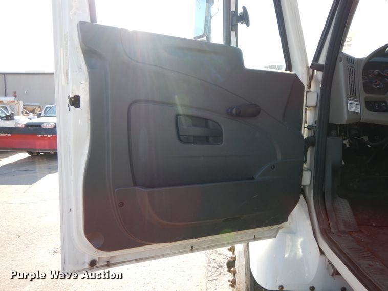 image for item DH7024 2011 International 7500 sewer jetter truck