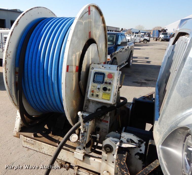 image for item DH7024 2011 International 7500 sewer jetter truck