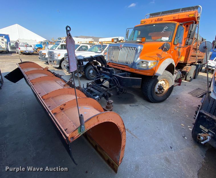 image for item DH7025 2007 International 7600  dump truck