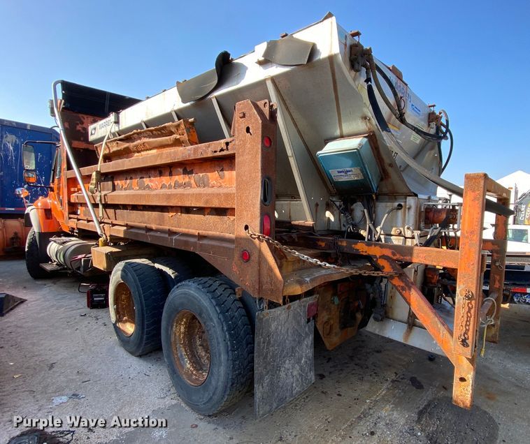 image for item DH7025 2007 International 7600  dump truck