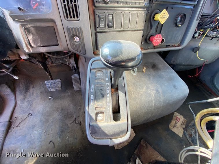 image for item DH7025 2007 International 7600  dump truck