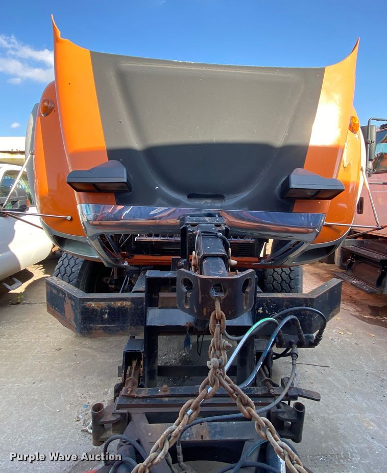 image for item DH7025 2007 International 7600  dump truck