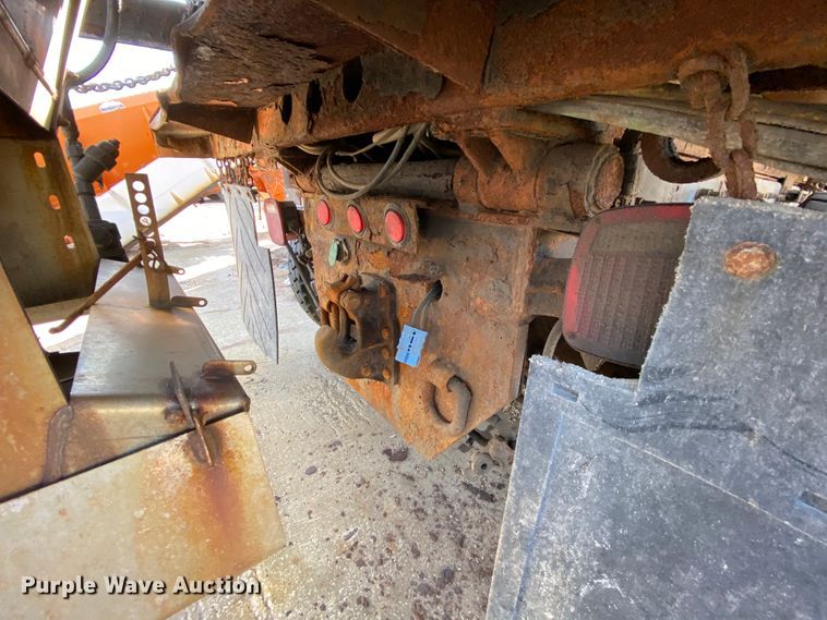 image for item DH7025 2007 International 7600  dump truck