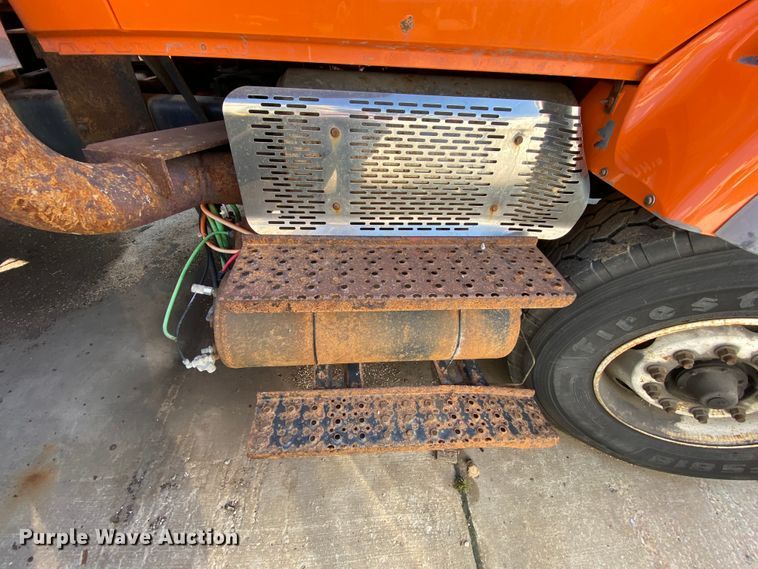 image for item DH7025 2007 International 7600  dump truck