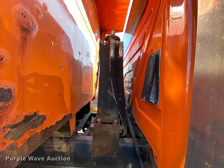 image for item DH7025 2007 International 7600  dump truck