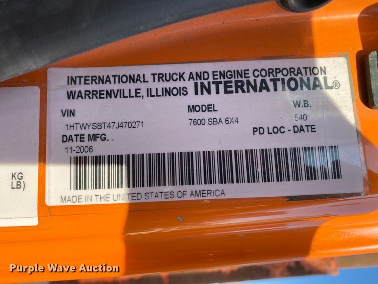 image for item DH7025 2007 International 7600  dump truck