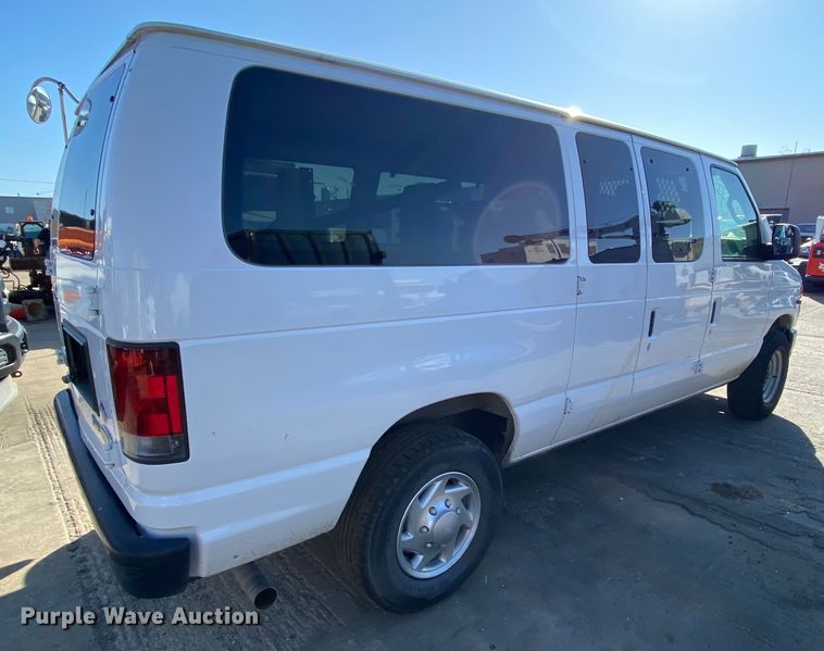 image for item DH7028 2010 Ford E350  van
