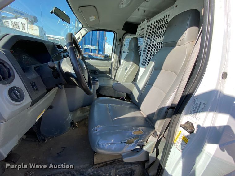 image for item DH7028 2010 Ford E350  van