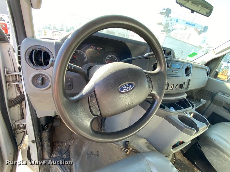 image for item DH7028 2010 Ford E350  van