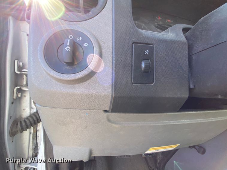 image for item DH7028 2010 Ford E350  van