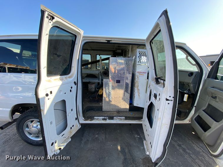 image for item DH7028 2010 Ford E350  van