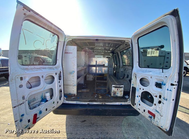 image for item DH7028 2010 Ford E350  van