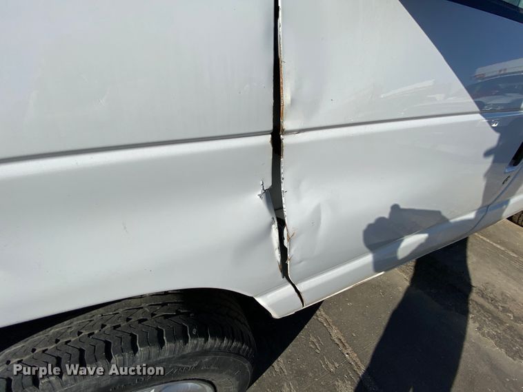image for item DH7028 2010 Ford E350  van