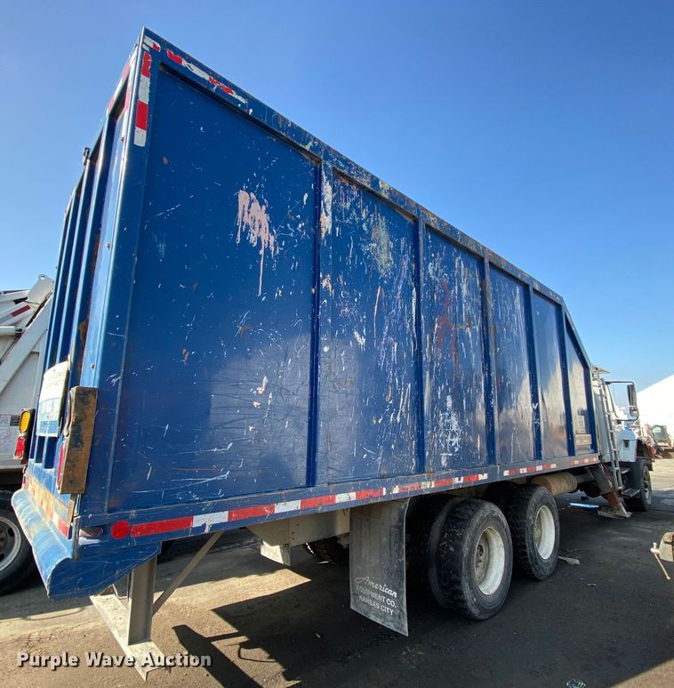 image for item DH7034 2007 International 7600  refuse truck