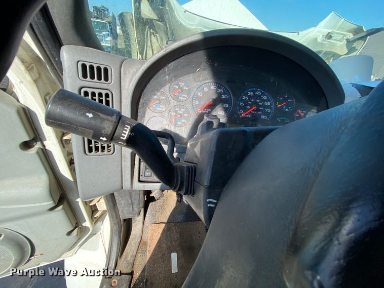 image for item DH7034 2007 International 7600  refuse truck