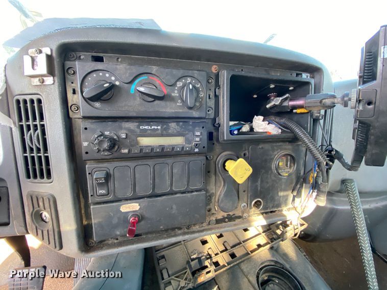 image for item DH7034 2007 International 7600  refuse truck