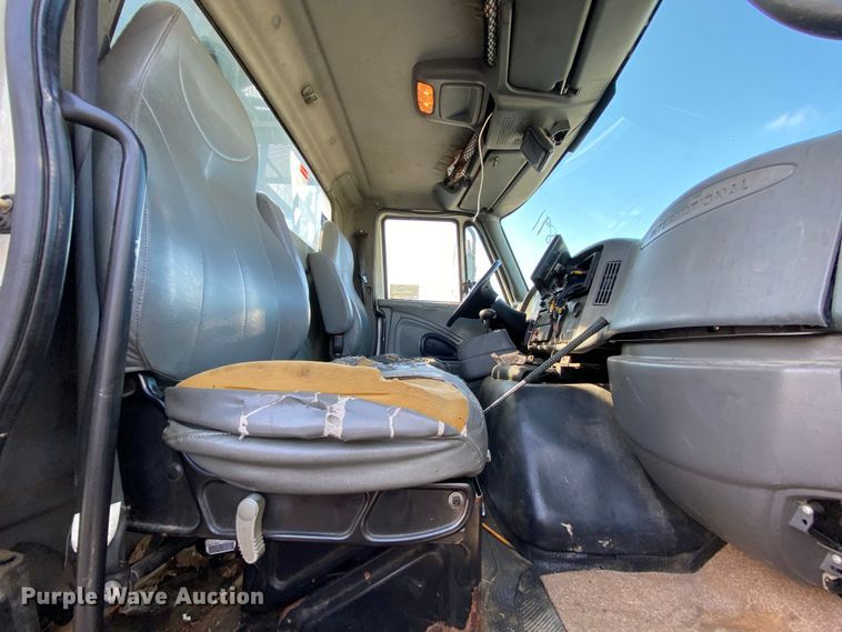 image for item DH7034 2007 International 7600  refuse truck