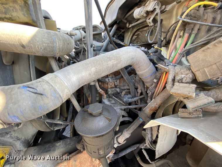 image for item DH7034 2007 International 7600  refuse truck