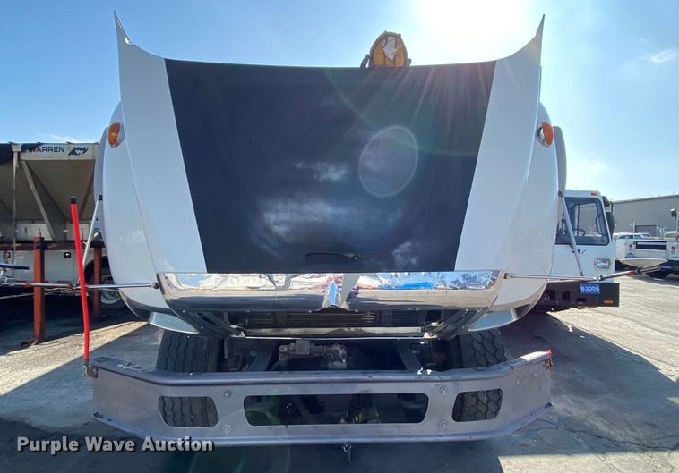 image for item DH7034 2007 International 7600  refuse truck