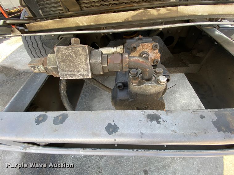 image for item DH7034 2007 International 7600  refuse truck