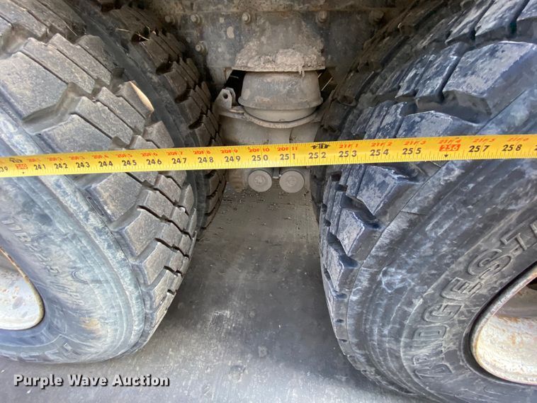 image for item DH7034 2007 International 7600  refuse truck