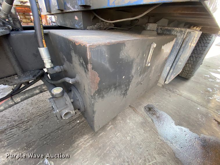 image for item DH7034 2007 International 7600  refuse truck