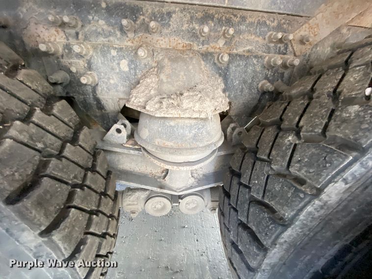 image for item DH7034 2007 International 7600  refuse truck