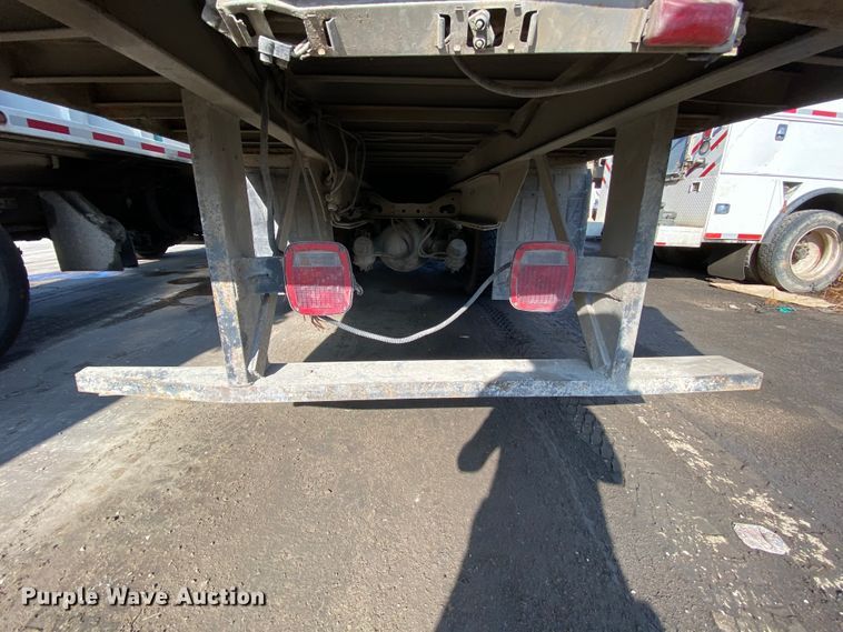 image for item DH7034 2007 International 7600  refuse truck