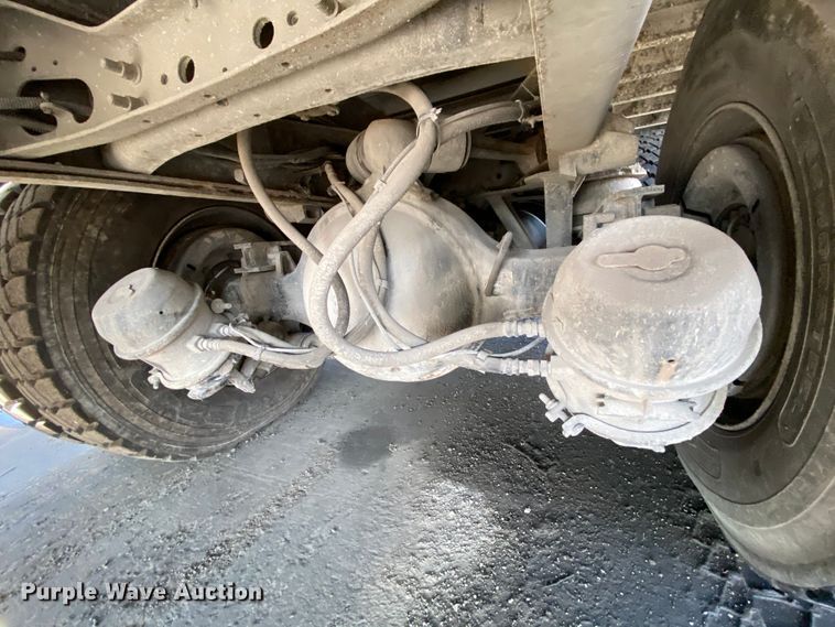 image for item DH7034 2007 International 7600  refuse truck