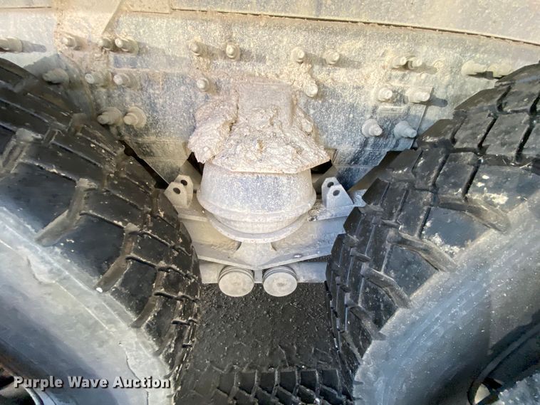 image for item DH7034 2007 International 7600  refuse truck