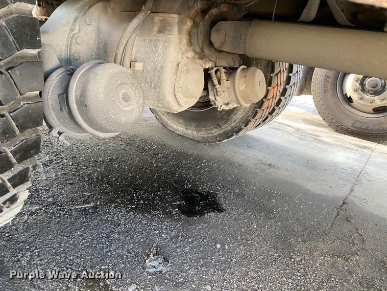 image for item DH7034 2007 International 7600  refuse truck