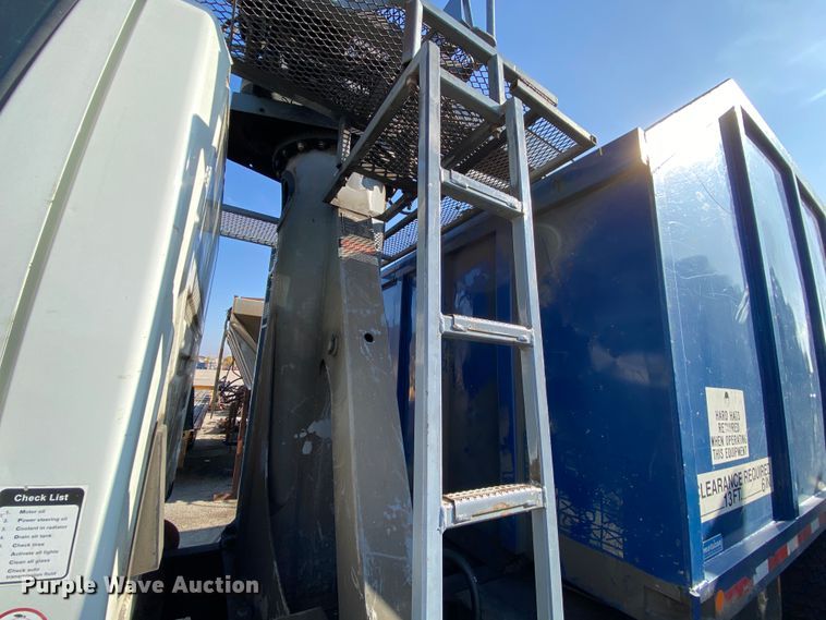 image for item DH7034 2007 International 7600  refuse truck