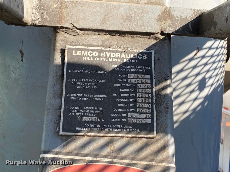 image for item DH7034 2007 International 7600  refuse truck