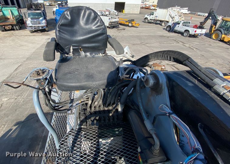 image for item DH7034 2007 International 7600  refuse truck