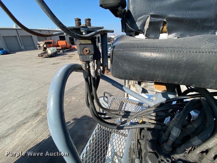 image for item DH7034 2007 International 7600  refuse truck