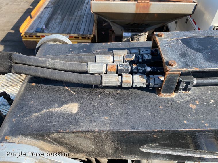 image for item DH7034 2007 International 7600  refuse truck