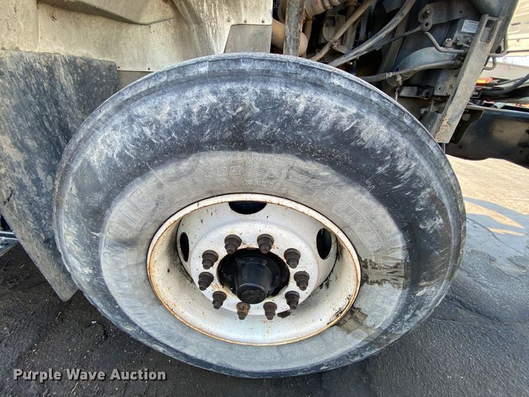 image for item DH7034 2007 International 7600  refuse truck