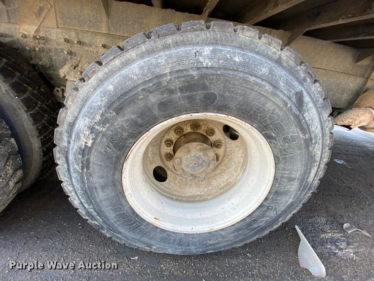 image for item DH7034 2007 International 7600  refuse truck