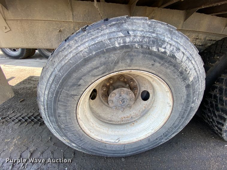 image for item DH7034 2007 International 7600  refuse truck