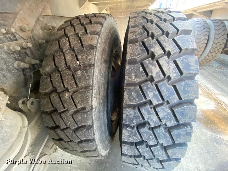 image for item DH7034 2007 International 7600  refuse truck