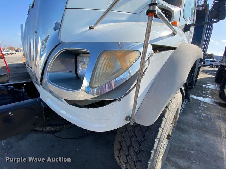 image for item DH7034 2007 International 7600  refuse truck