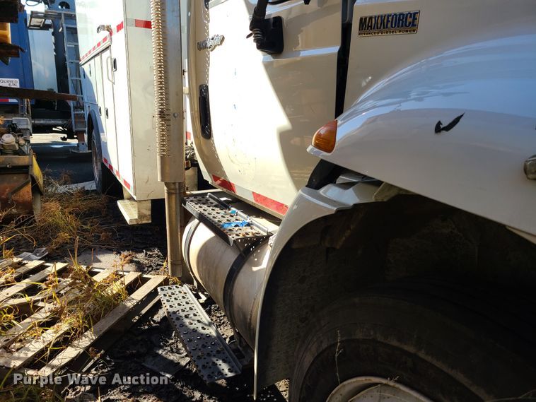 image for item DH7035 2014 International DuraStar  utility bed