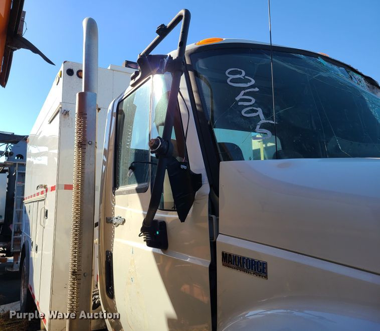 image for item DH7035 2014 International DuraStar  utility bed