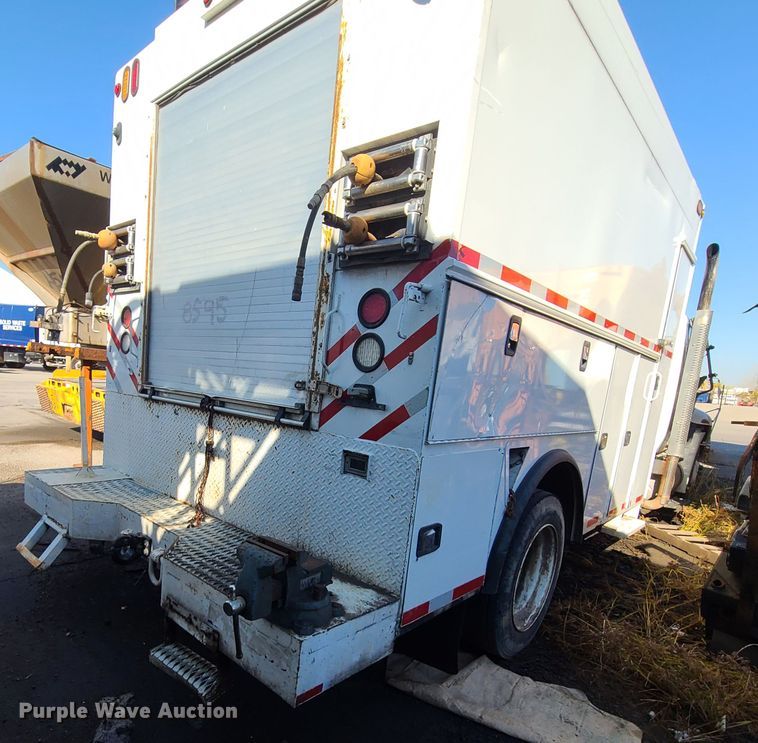 image for item DH7035 2014 International DuraStar  utility bed