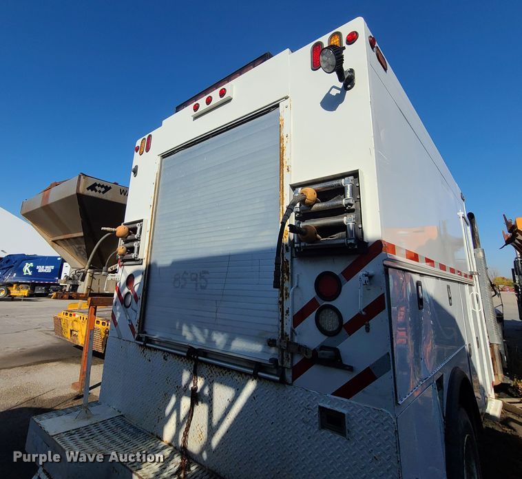 image for item DH7035 2014 International DuraStar  utility bed