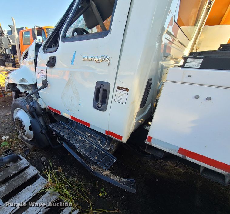 image for item DH7035 2014 International DuraStar  utility bed