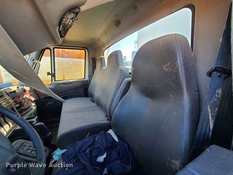 image for item DH7035 2014 International DuraStar  utility bed